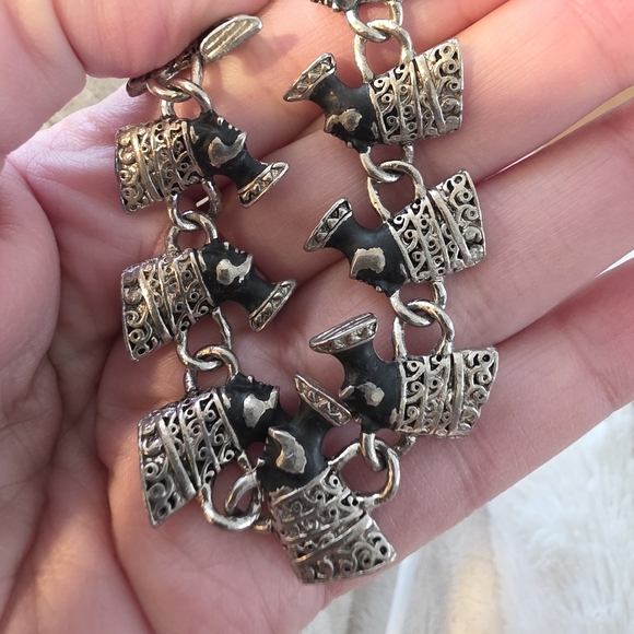 Vintage Egyptian Queen Nefertiti Silver Toned Necklace - Picture 8 of 9